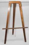 A vintage artists easel, early 20th century,&nbsp; ​​​​​​​156cm high&nbsp;