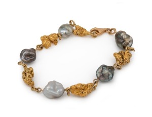 An 18ct gold bracelet with gold nugget specimens and freshwater pearls, 20th century, stamped "750", ​​​​​​​19cm long, 20.9 grams total