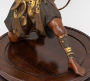 YOSHIMITSU fine quality antique Japanese Miyao&nbsp;studio style patinated bronze statue&nbsp;of a kneeling samurai archer. The mixed metal sculpture with detailed gilt highlights and textured armour&nbsp;with original bow, arrow and tanto, signed in a gilt rectangular - 5