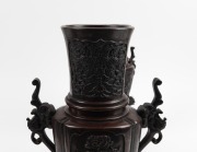 A pair of antique Japanese cast bronze temple vases, Meiji Period, 19th/20th century, 31cm high - 3