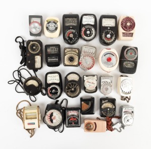 VARIOUS MANUFACTURERS: Twenty-five light meters, from such brands as Dejur, General Electric, Leitz, Sekonic, and Weston. (25 items)