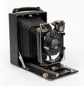 ZEISS IKON: Maximar 207/7 3&frac14; x 4&frac14;" plate folding camera, c. 1927, with Tessar 135mm f4.5 lens [#824983] and Klio shutter.