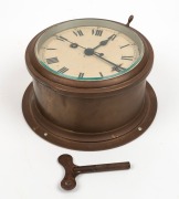 An antique ship's bulkhead clock in brass case with eight day movement and Roman numerals, 19th/20th century, 20cm diameter - 3