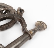 Antique articulated handcuffs with key, 19th century, ​​​​​​​30cm wide. - 3