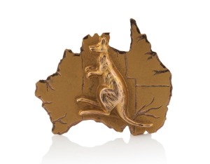 WILLIS & SONS of Melbourne antique 9ct gold Australian map and kangaroo brooch, 19th/20th century, stamped "9" with unicorn mark, ​​​​​​​2.5cm wide, 2 grams.