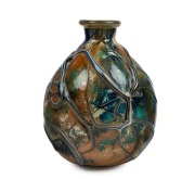 JULIO SANTOS Australian art glass vase, engraved "J. Santos, 1979", 18cm high