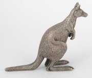 WILLIAM DRUMMOND & Co. of Melbourne impressive solid cast sterling silver kangaroo statue, 19th/20th century, stamped "W.D. & Co. STG. SILVER", ​​​​​​​13cm high, 592 grams - 3