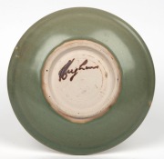 HAROLD HUGHAN celadon pottery plate, signed "Hughan", ​​​​​​​20.5cm diameter - 2