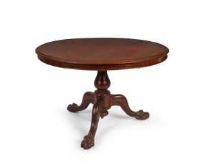 A Colonial Australian cedar supper table with out swept claw feet, 19th century, 78cm high, 121cm diameter