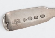 JOEL JOHN COHEN rare Colonial Australian silver fiddle pattern teaspoon with engraved with three feathers and the motto "CON FIDO" (Boyd Family), Sydney origin, circa 1840, stamped "C.J." uncrowned leopard, lion passant, date letter "O", and monarch's hea - 3