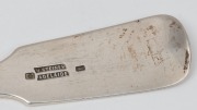 HENRY STEINER Colonial Australian silver knife with engraved "H", South Australian origin, 19th century, stamped "H. STEINER, ADELAIDE" crown and lion passant, ​​​​​​​18cm long, 39 grams. - 3