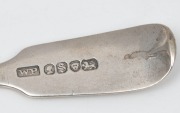 WILLIAM PARK Colonial Australian silver teaspoon with engraved crest (for MORGAN family), Sydney origin, circa 1845, stamped "W.P." with leopard, Gothic date letter "S", lion passant and monarch's head, ​​​​​​​14cm long, 21 grams. - 3