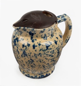 ESSCO "Southern Cross Porcelain Co., Victoria, Australia" mottled porcelain electric kettle with bakelite swivel lid (damaged), circa 1930s, 19cm high