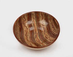 CARL COOPER pottery bowl with sgraffito decoration, incised "Carl Cooper", 4cm high, 12cm diameter