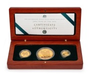 2006 YEAR OF THE DOG: AUSTRALIAN LUNAR GOLD BULLION COIN PROOF SERIES of three coins, comprising of the $100 (1oz), the $25 and the $15, all depicting a Chow Chow; in the original felt-lined timber case of issue and accompanied by a Certificate of Authent