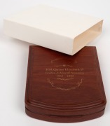 2002 $20 bi-metal Golden Jubilee of Accession 1952-2002 silver and pure gold &frac12;oz coin which depicts Queen Elizabeth with Buckingham Palace in the background. Attractively presented in a felt-lined timber case, with Certificate of Authenticity for No.0889. - 3