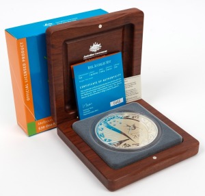 2006 $30 Commonwealth Games in Melbourne, I kilogram silver coin, in superb timber case of issue, with Certificate of Authenticity No.0445 of only 500 produced. Impressive!