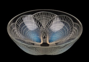 LALIQUE "Coquilles" opalescent French art glass fruit bowl, signed "R. Lalique, France", 8cm high, 21cm diameter