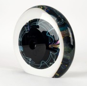 ROLLIN KERG&nbsp;American art glass sculpture, engraved signature, dated 1999, 28cm high - 3