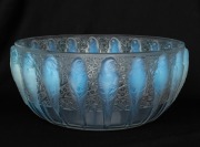 LALIQUE&nbsp;Perruches opalescent French glass bowl, circa 1931, acid etched mark "R. LALIQUE, FRANCE", ​​​​​​​10.5cm high, 25cm diameter - 3