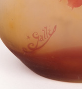 GALL&Eacute; French cameo glass two handled vase with berry decoration, signed "Gall&eacute;" with star mark, 20.5cm high - 4