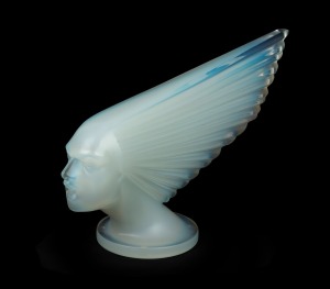 LALIQUE "VICTOIRE" French Art Deco opalescent glass car mascot, engraved "Lalique, France", 15cm high, 24cm long.