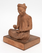 GEORGES-DENYS DUTHEIL (French, 1888-1962), Vietnamese scholar seated studying, in traditional costume, circa 1930, signed on the plinth, terracotta, 22cm high - 2