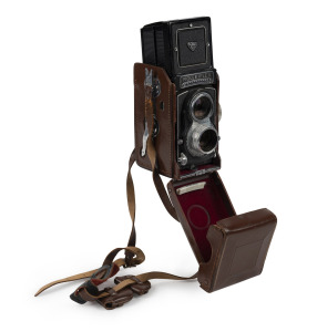 ROLLEIFLEX twin reflex medium square format camera in original brown leather case