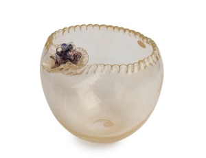 ARCHIMEDE SEGUSO Murano glass vase with applied floral decoration and oro gold foil inclusions, mid 20th century, bearing red foil label "MURANO, Made In Italy", 16.5cm high, 18cm wide.