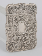 NATHANIEL MILLS "St. Pauls Cathedral" (castle top) antique English sterling silver calling card case with impressive repousse decoration, made in Birmingham, circa 1844, ​​​​​​​10cm high, 70 grams. - 2