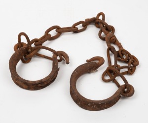 Antique iron horse or camel locking hobbles, 19th century, 94cm long