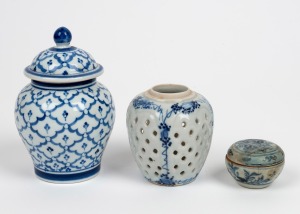 An antique Chinese Ming Dynasty lidded trinket pot (damaged); together with two vases (one with a lid), 3 items, the largest 13cm high&nbsp;