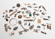 Assorted jewellery&nbsp;including silver and marcasite, two 9ct gold rings and a rose gold pencil, mixed age and condition, (qty)