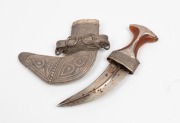JAMBIYA&nbsp;Yemeni dagger in ornate filigree scabbard, 20th century, 27cm high overall - 2