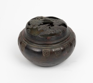 An antique Japanese bronze lidded censer, Meiji Period, 19th century, 13cm high, 19cm diameter