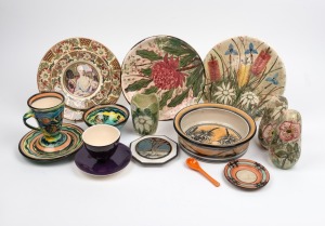 Porcelain and ceramic plates, plaques, dishes and tea ware, including Australian examples, (15 items)