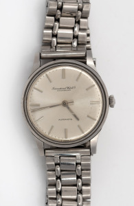 I.W.C. INTERNATIONAL WATCH COMPANY SCHAFFHAUSEN gents automatic wristwatch in stainless steel case with baton numerals, later bracelet and clasp, 3.5cm wide including crown