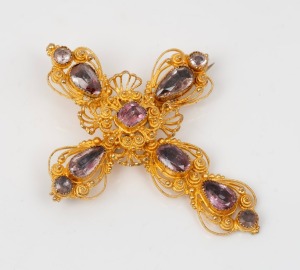 An antique 18ct gold and amethyst cross pendant, 19th century, 5.2cm high, 7.9 grams total