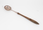 An antique English pewter and silver beef strainer ladle with turned fruitwood handle, late 17th century stamp to bowl, handle late 18th century, 46cm long - 2