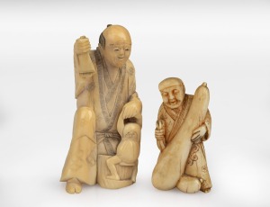 An antique Japanese carved ivory okimono and a netsuke, Meiji period, 19th/20th century, (2 items), 8cm and 5cm high.