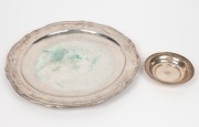 A vintage 800 silver charger, together with an Australian silver dish, 20th century, (2 items), ​​​​​​​the charger 36cm wide, 849 grams total
