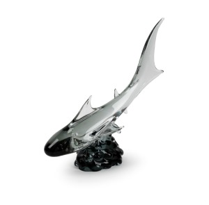 A vintage Murano glass shark statue, ​​​​​​​43cm high, 48cm long