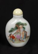 Four antique and vintage porcelain snuff bottles with hand-painted enamel decoration, 19th/20th century, the largest 8cm high - 5