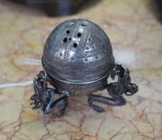 A fine quality antique Chinese silver incense burner with dragon decoration, 19th century, seal mark to base, ​​​​​​​6cm high. - 3