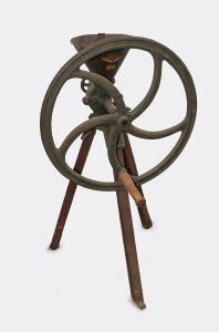 An antique cast iron chaff cutter, 19th/20th century, approximately 120cm high.