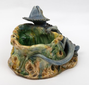 CASTLE HARRIS rare pottery tree stump vase with applied bearded dragon lizard, incised "Castle Harris", 19cm high, 28cm wide - 5