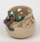 MARGUERITE MAHOOD pierced pottery vase with applied green and purple dragon decoration, incised "Marguerite Mahood", 5cm high, 6cm wide - 4