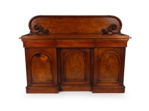 ANDREW LENEHAN antique Colonial Australian cedar breakfront sideboard, Sydney origin, circa 1850, stamped "A. Lenehan" to the centre drawer, 126cm high, 170cm wide, 51cm deep