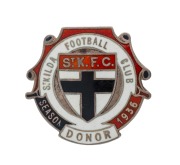 ST. KILDA FOOTBALL CLUB: 1936 "DONOR" lapel badge. Extremely scarce; the vendor advises that only 2 other examples are known.