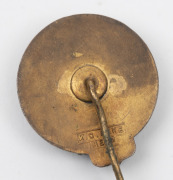 1942 Victorian Football League Patriotic Match stick pin by K.G. Luke. On Saturday, 26 September 1942, the premiers, Essendon played a patriotic match against a Combined Services Team that included former VFL stars Laurie Nash,&nbsp;Bob Pratt and Ron Todd (all - 2